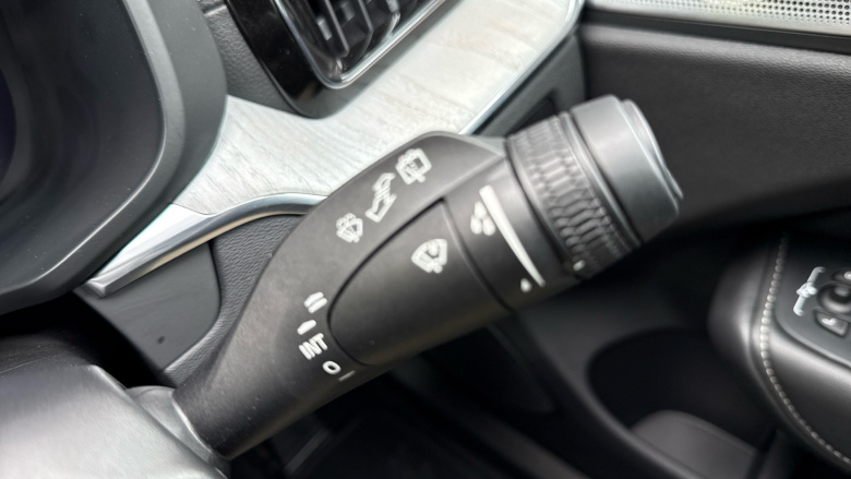 Volvo XC60 2.0 T8 [455] PHEV Ultra Dark 5dr AWD Geartronic Estate